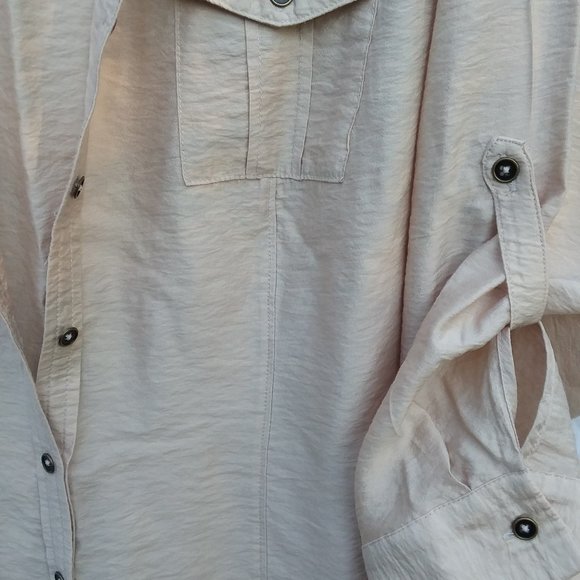 Blouse Roz & Ali Button Down with Tab Sleeve Taupe Size 1X - Picture 5 of 5